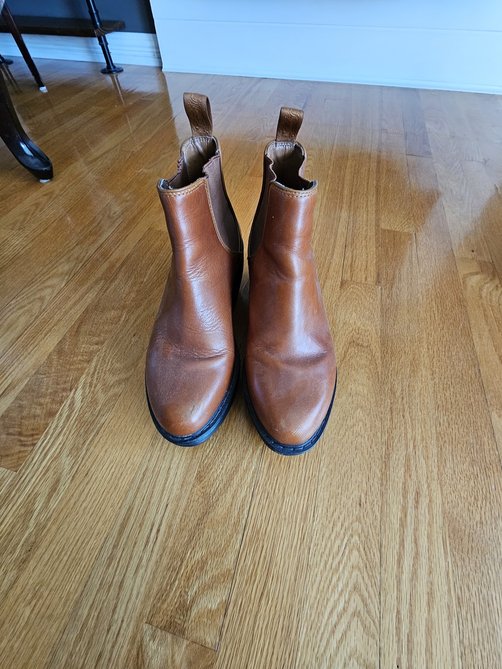 Dr. Martens Women's Tan Leather Chukka Boots